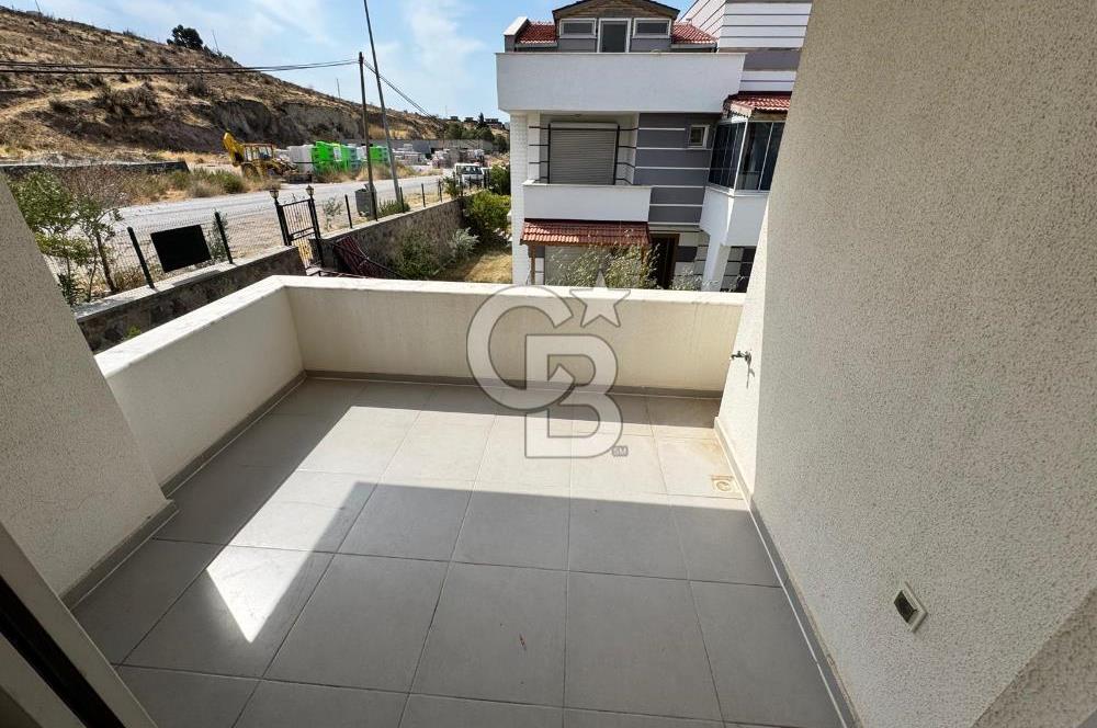 ÇANDARLI MERKEZDE DENİZE YAKIN SATILIK VİLLA