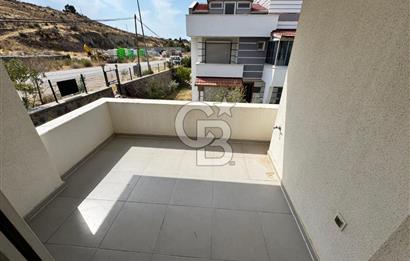 ÇANDARLI MERKEZDE DENİZE YAKIN SATILIK VİLLA