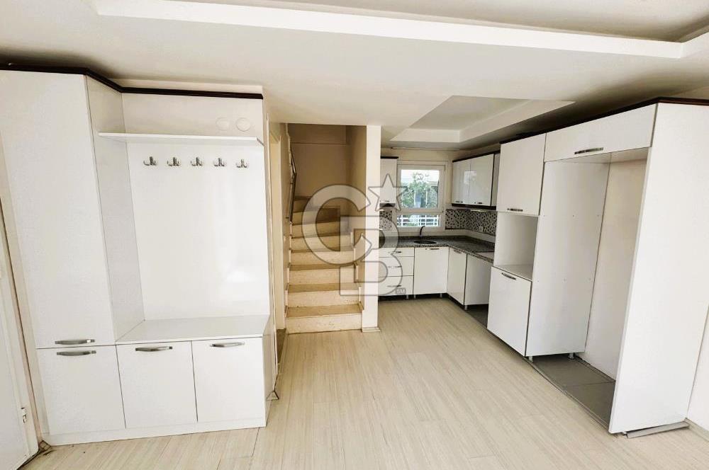 ÇANDARLI MERKEZDE DENİZE YAKIN SATILIK VİLLA