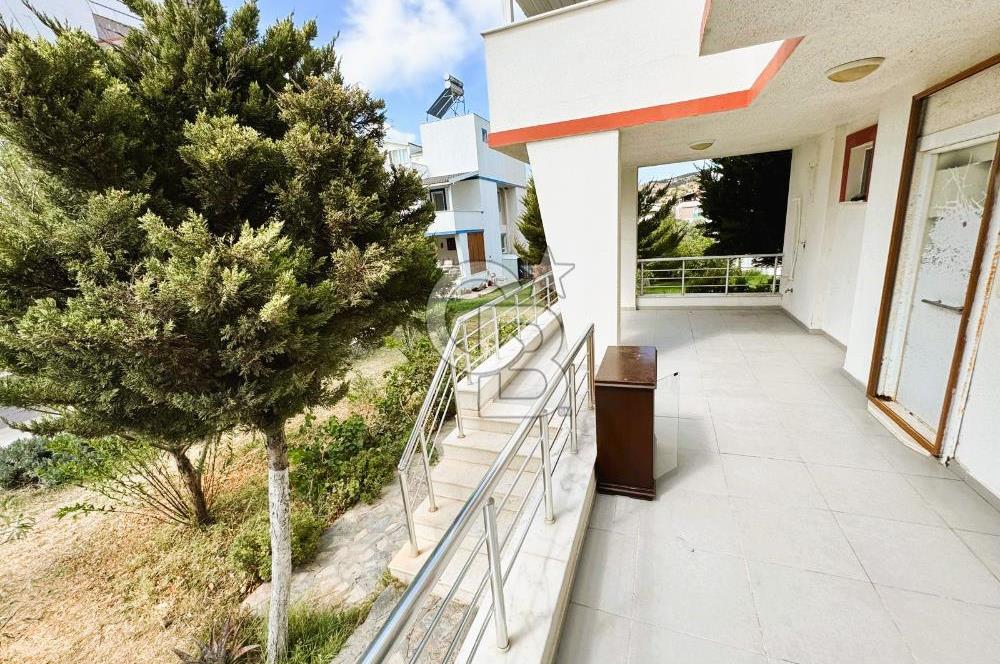 ÇANDARLI MERKEZDE DENİZE YAKIN SATILIK VİLLA