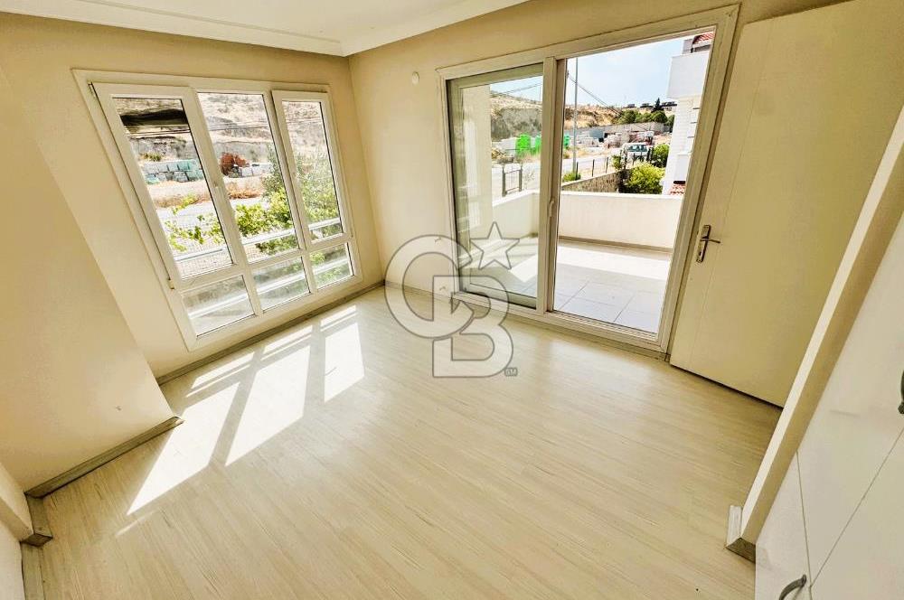 ÇANDARLI MERKEZDE DENİZE YAKIN SATILIK VİLLA