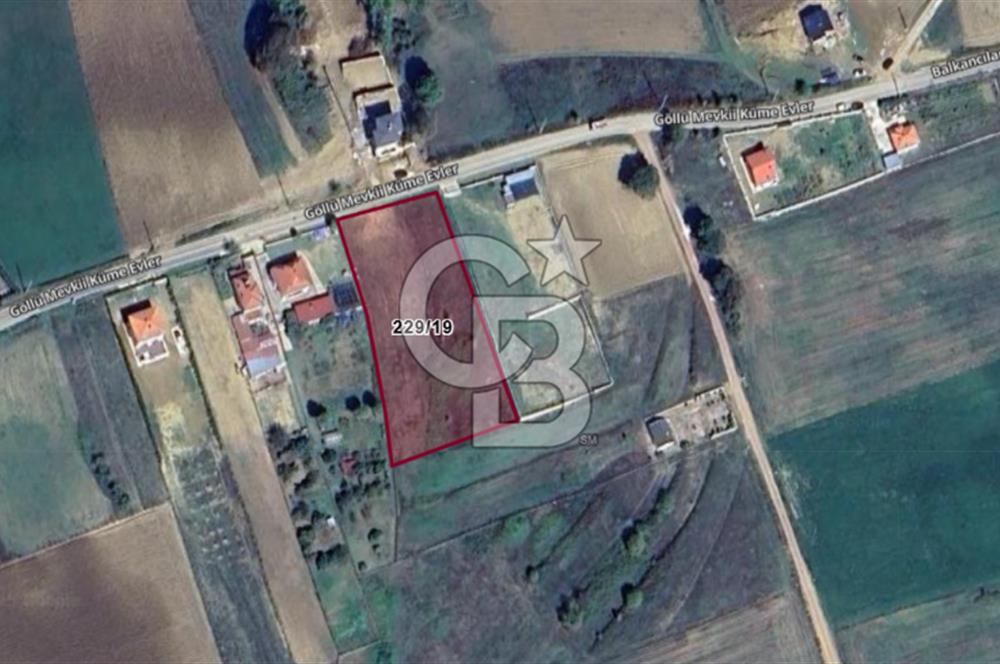 DERİNCE/TAHTALI GÖLLÜ'de ASFALT CEPHE PANORAMİK MANZARALI ARSA