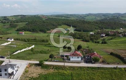 DERİNCE/TAHTALI GÖLLÜ'de ASFALT CEPHE PANORAMİK MANZARALI ARSA