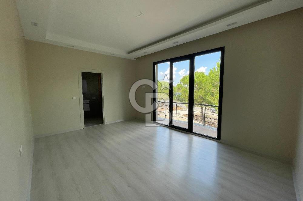 Silivri Kavaklı Satılık 4+1 Villa Müstakil Havuzlu