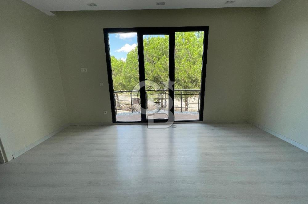 Silivri Kavaklı Satılık 4+1 Villa Müstakil Havuzlu