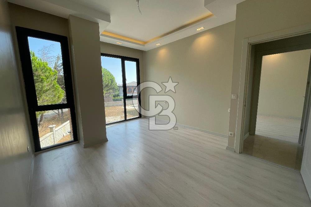 Silivri Kavaklı Satılık 4+1 Villa Müstakil Havuzlu