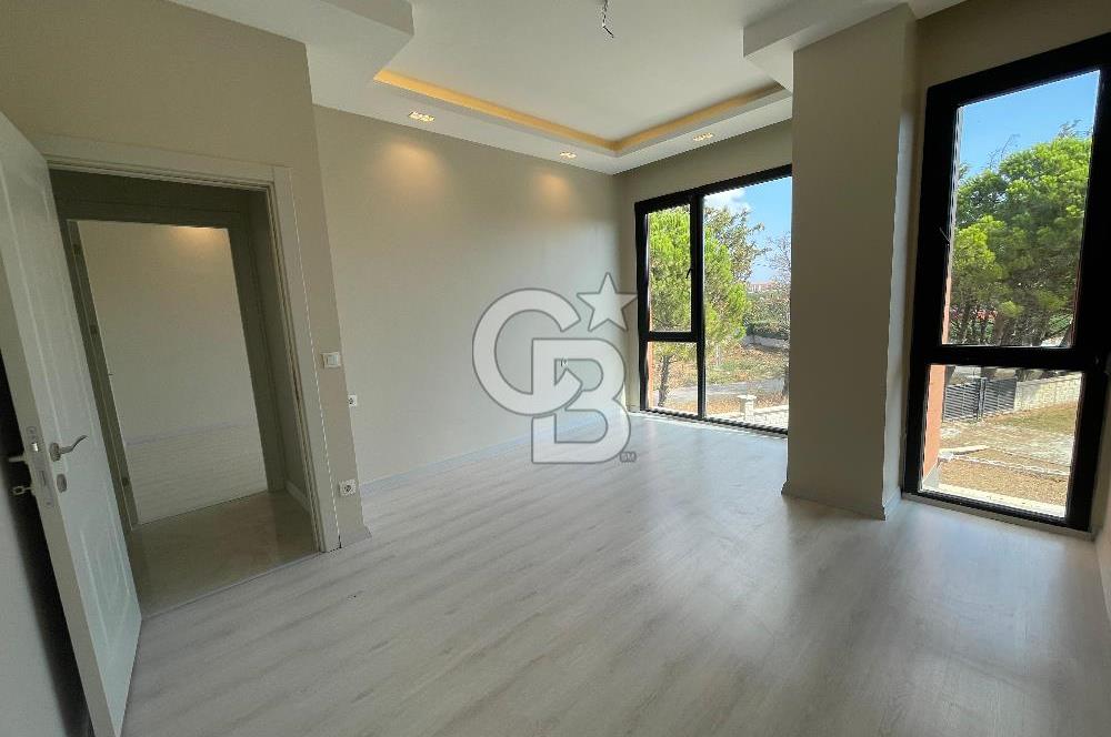 Silivri Kavaklı Satılık 4+1 Villa Müstakil Havuzlu