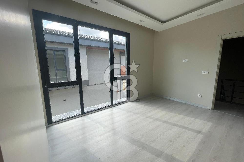Silivri Kavaklı Satılık 4+1 Villa Müstakil Havuzlu