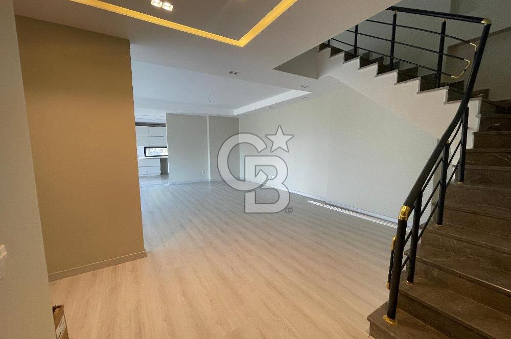 Silivri Kavaklı Satılık 4+1 Villa Müstakil Havuzlu