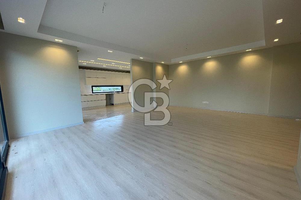 Silivri Kavaklı Satılık 4+1 Villa Müstakil Havuzlu