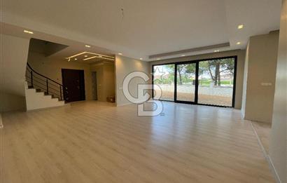 Silivri Kavaklı Satılık 4+1 Villa Müstakil Havuzlu