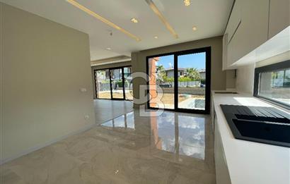 Silivri Kavaklı Satılık 4+1 Villa Müstakil Havuzlu