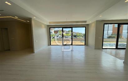 Silivri Kavaklı Satılık 4+1 Villa Müstakil Havuzlu