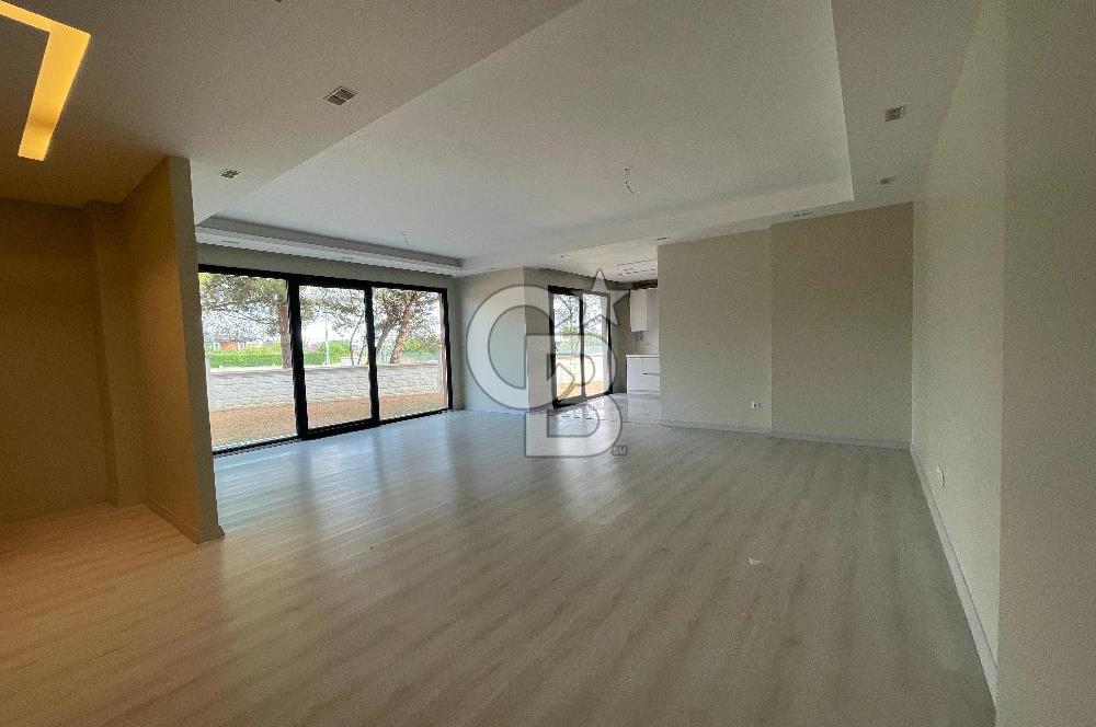 Silivri Kavaklı Satılık 4+1 Villa Müstakil Havuzlu