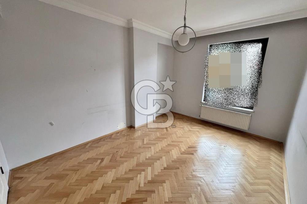 PODGORİTSA CD ÜZERİ KATTA ÖN CEPHE ASANSÖRLÜ 3,5+1