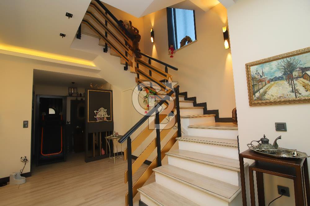 URLA ÇEŞMEALTI SATILIK 4+1 VİLLA