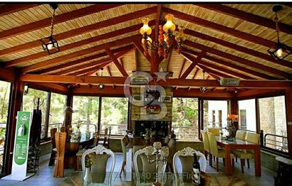 ÇANAKKALE YEŞİLYURT KÖYÜ SATILIK 17 ODALI 600 PARÇA MÜZELİ OTEL