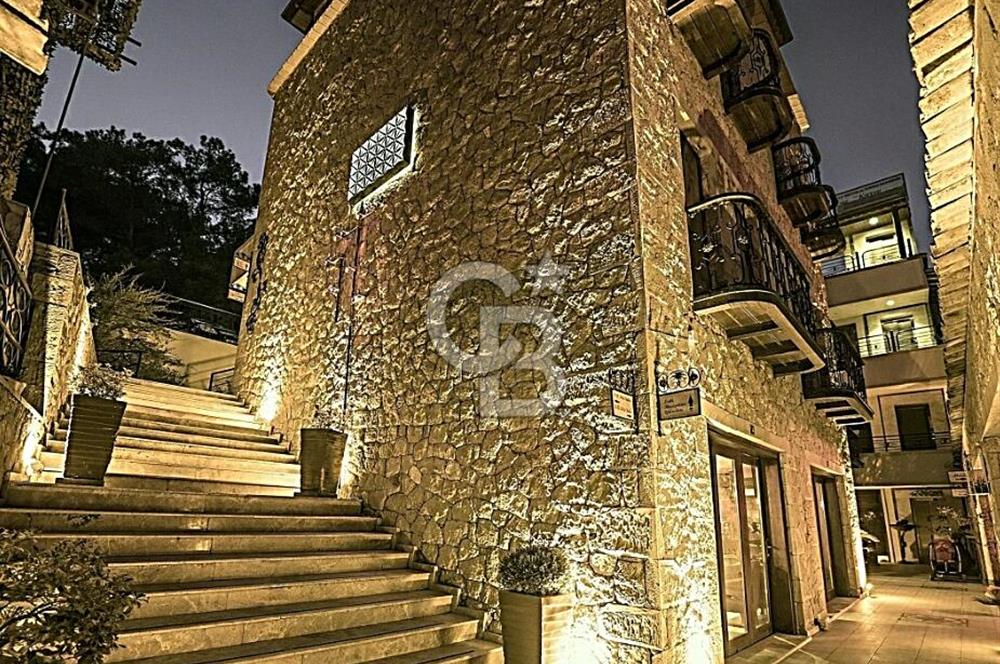 ÇANAKKALE YEŞİLYURT KÖYÜ SATILIK 17 ODALI 600 PARÇA MÜZELİ OTEL