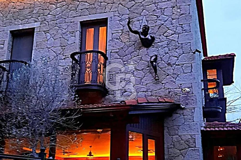 ÇANAKKALE YEŞİLYURT KÖYÜ SATILIK 17 ODALI 600 PARÇA MÜZELİ OTEL