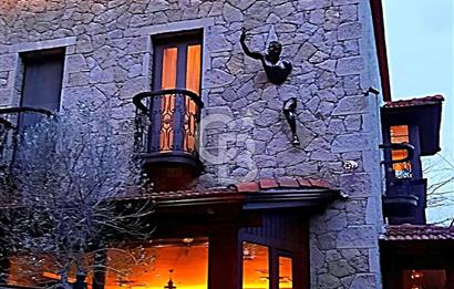 ÇANAKKALE YEŞİLYURT KÖYÜ SATILIK 17 ODALI 600 PARÇA MÜZELİ OTEL