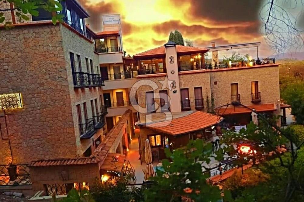 ÇANAKKALE YEŞİLYURT KÖYÜ SATILIK 17 ODALI 600 PARÇA MÜZELİ OTEL