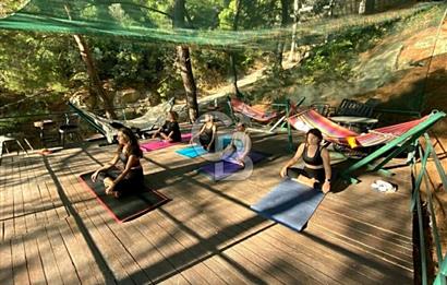 ÇANAKKALE YEŞİLYURT KÖYÜ SATILIK 17 ODALI 600 PARÇA MÜZELİ OTEL