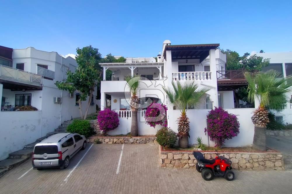 Bodrum Merkez Kale ve Deniz Manzaralı 2+1 Satılık Daire
