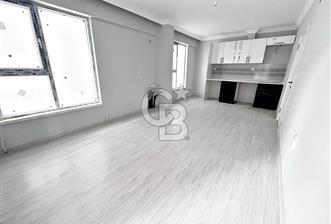 NATOYOLU CADDESİ YANI YENİ BİNADA BÜTÜN CEPHELERİ AÇIK SIFIR 2+1 - 9 - 317430