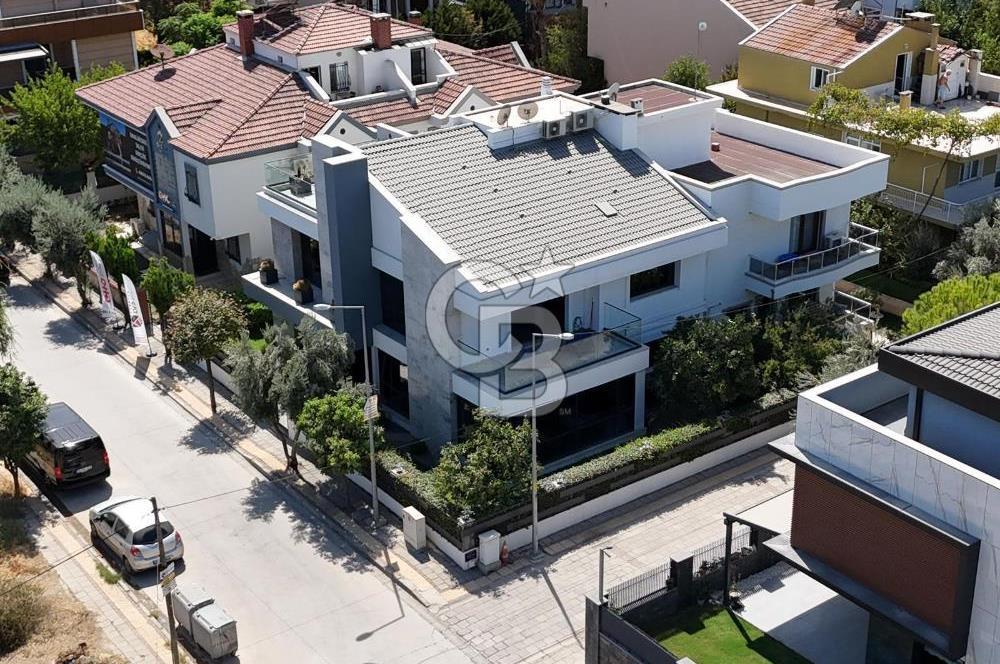 FORUM BORNOVA KARŞISI 8+1 TERASLI LÜKS VİLLA TİCARİ KULL.UYGUN