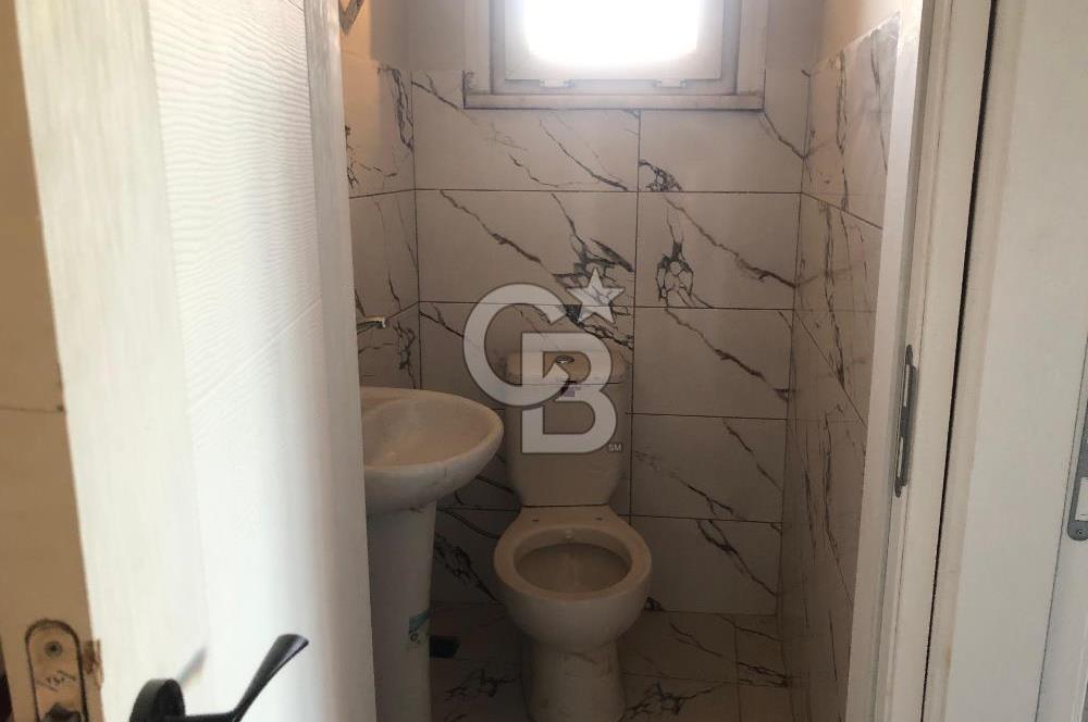 Alemdağ Caddesi Üstü Metro Yanı | Aydınlık ve Geniş 3+1 Ofise Uygun Daire