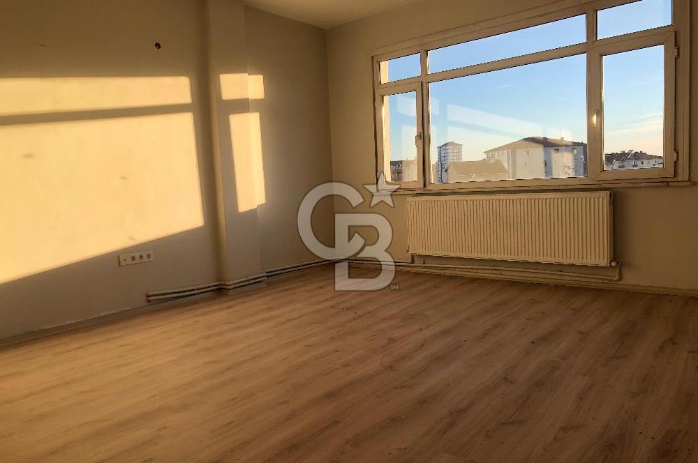 Alemdağ Caddesi Üstü Metro Yanı | Aydınlık ve Geniş 3+1 Ofise Uygun Daire