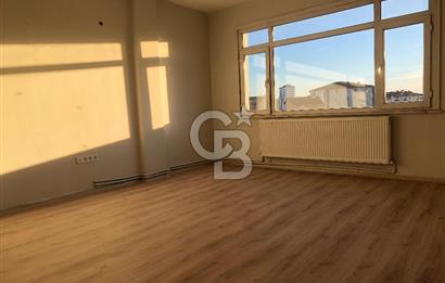 Alemdağ Caddesi Üstü Metro Yanı | Aydınlık ve Geniş 3+1 Ofise Uygun Daire