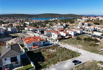 ÇEŞMEDE KÖŞE KONUMLU EMSALSİZ ARSA - 7 - 317510