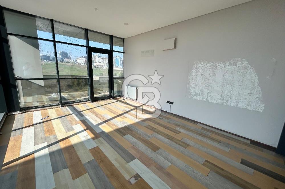 AVCILAR KİRALIK 2+1 OFİS E-5' E 100 M. MESAFEDE METROBÜSE YAKIN