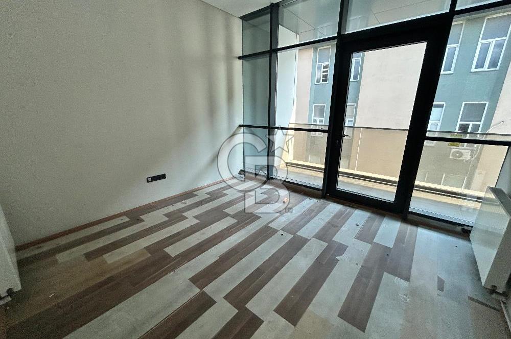 AVCILAR KİRALIK 2+1 OFİS E-5' E 100 M. MESAFEDE METROBÜSE YAKIN