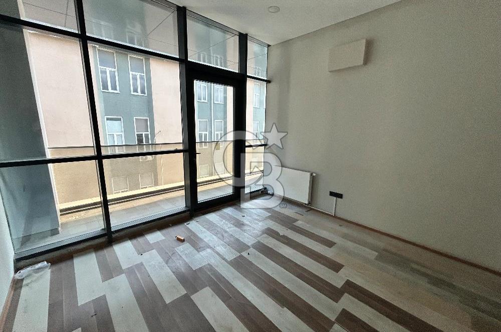 AVCILAR KİRALIK 2+1 OFİS E-5' E 100 M. MESAFEDE METROBÜSE YAKIN