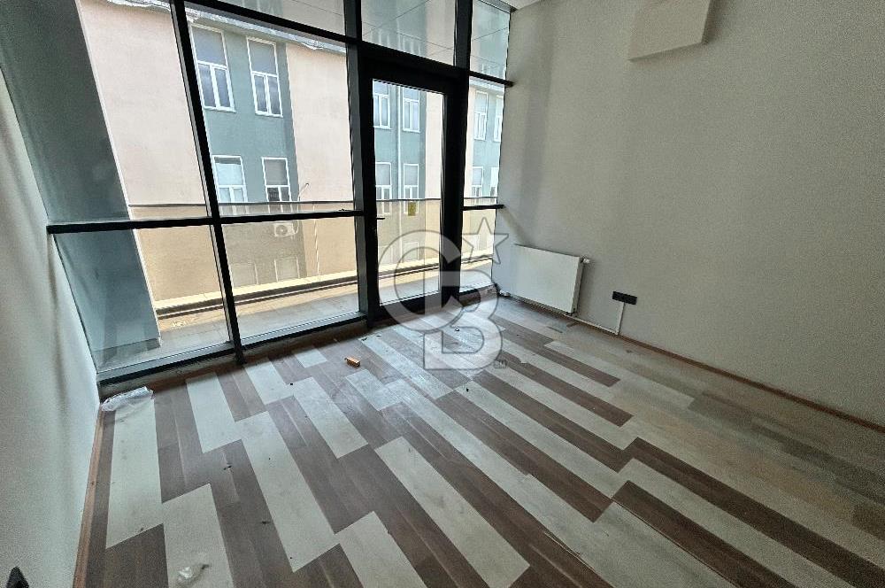 AVCILAR KİRALIK 2+1 OFİS E-5' E 100 M. MESAFEDE METROBÜSE YAKIN
