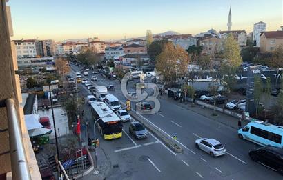 Alemdağ Caddesi Üstü Metro Yanı | Aydınlık ve Geniş 3+1 Ofise Uygun Daire