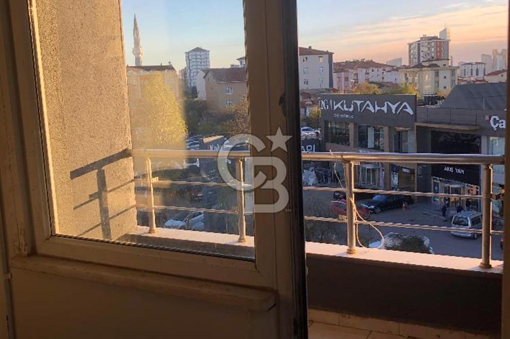 Alemdağ Caddesi Üstü Metro Yanı | Aydınlık ve Geniş 3+1 Ofise Uygun Daire