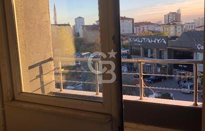 Alemdağ Caddesi Üstü Metro Yanı | Aydınlık ve Geniş 3+1 Ofise Uygun Daire