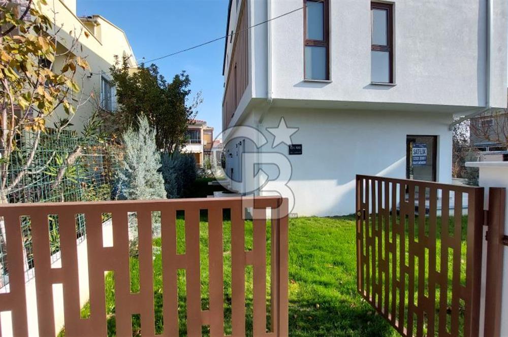 ŞARKÖY'DE EŞSİZ DENİZ MANZARALI VİLLA   