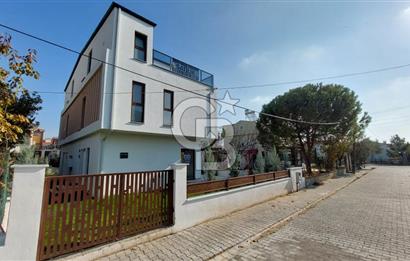 ŞARKÖY'DE EŞSİZ DENİZ MANZARALI VİLLA   