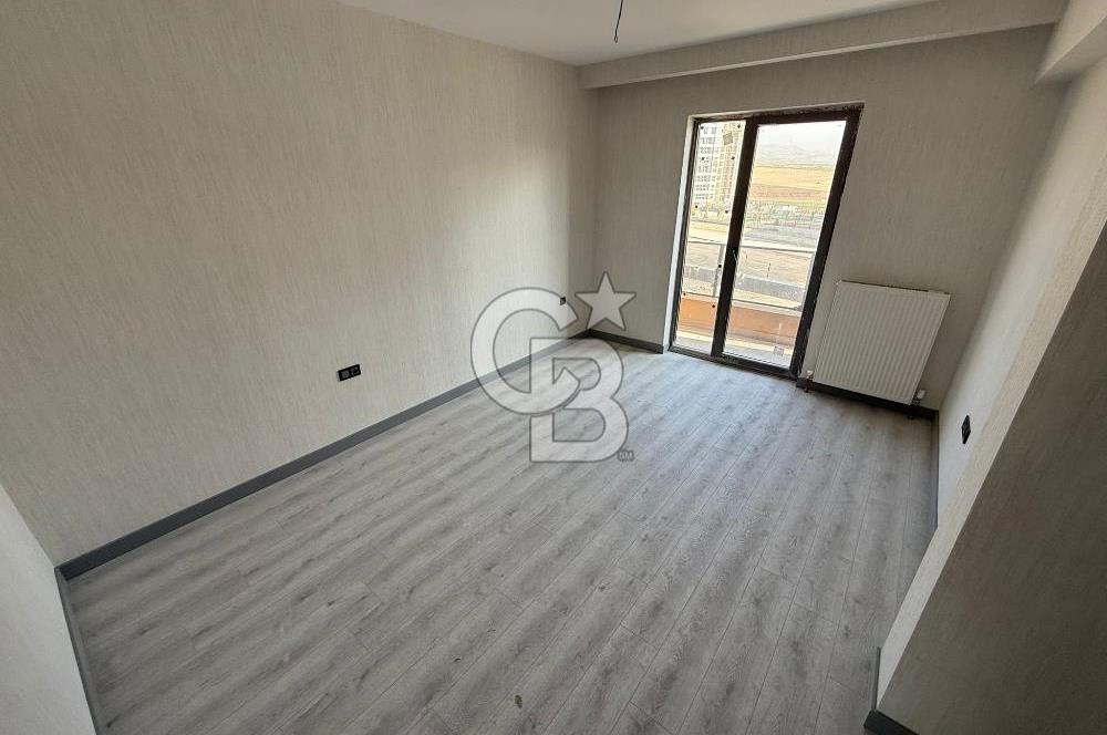 CUMHURİYET MAHALLESİ OTURUMA HAZIR ÇİFT BALKON 4+1 SATILIK DAİRE