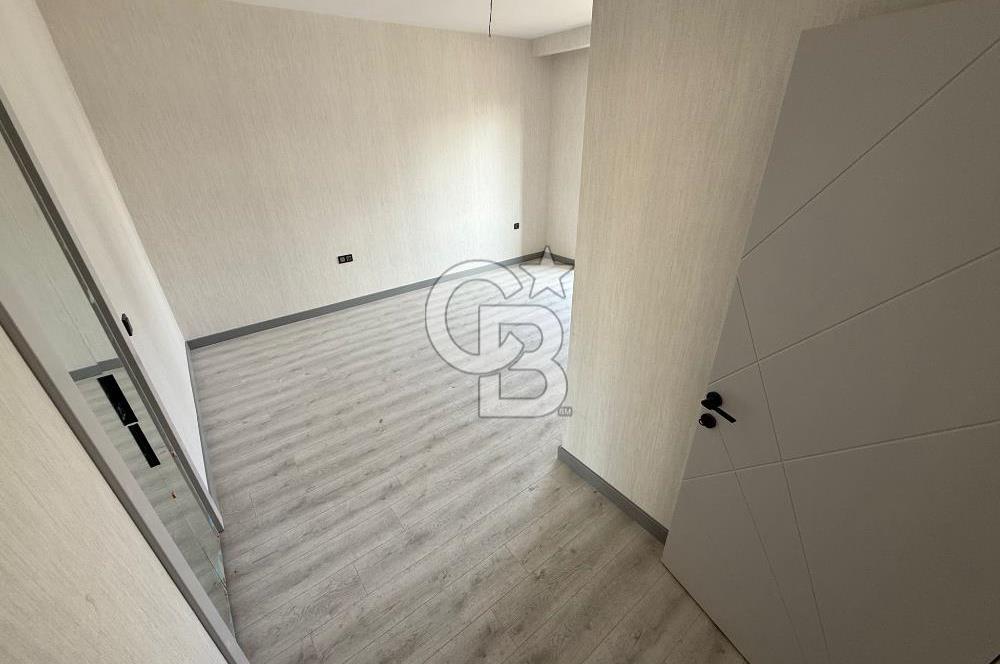CUMHURİYET MAHALLESİ OTURUMA HAZIR ÇİFT BALKON 4+1 SATILIK DAİRE