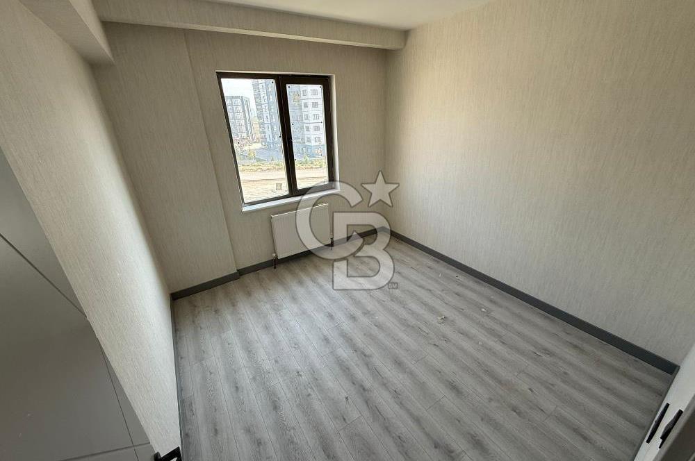 CUMHURİYET MAHALLESİ OTURUMA HAZIR ÇİFT BALKON 4+1 SATILIK DAİRE