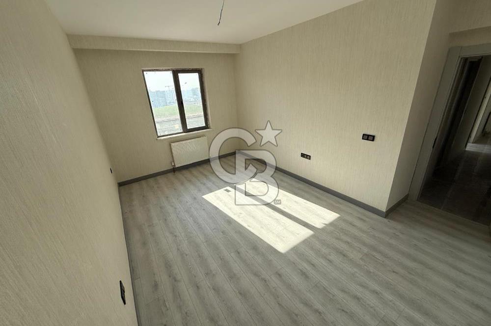 CUMHURİYET MAHALLESİ OTURUMA HAZIR ÇİFT BALKON 4+1 SATILIK DAİRE
