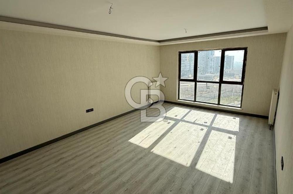 CUMHURİYET MAHALLESİ OTURUMA HAZIR ÇİFT BALKON 4+1 SATILIK DAİRE