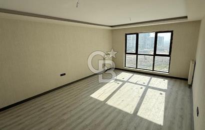 CUMHURİYET MAHALLESİ OTURUMA HAZIR ÇİFT BALKON 4+1 SATILIK DAİRE