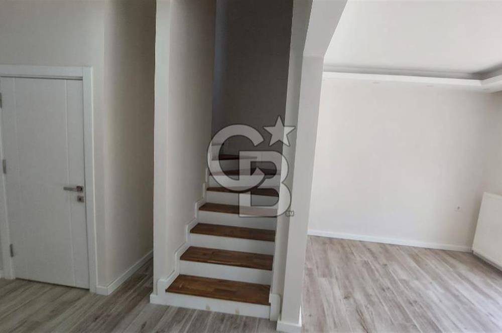 ŞARKÖY'DE EŞSİZ DENİZ MANZARALI VİLLA   