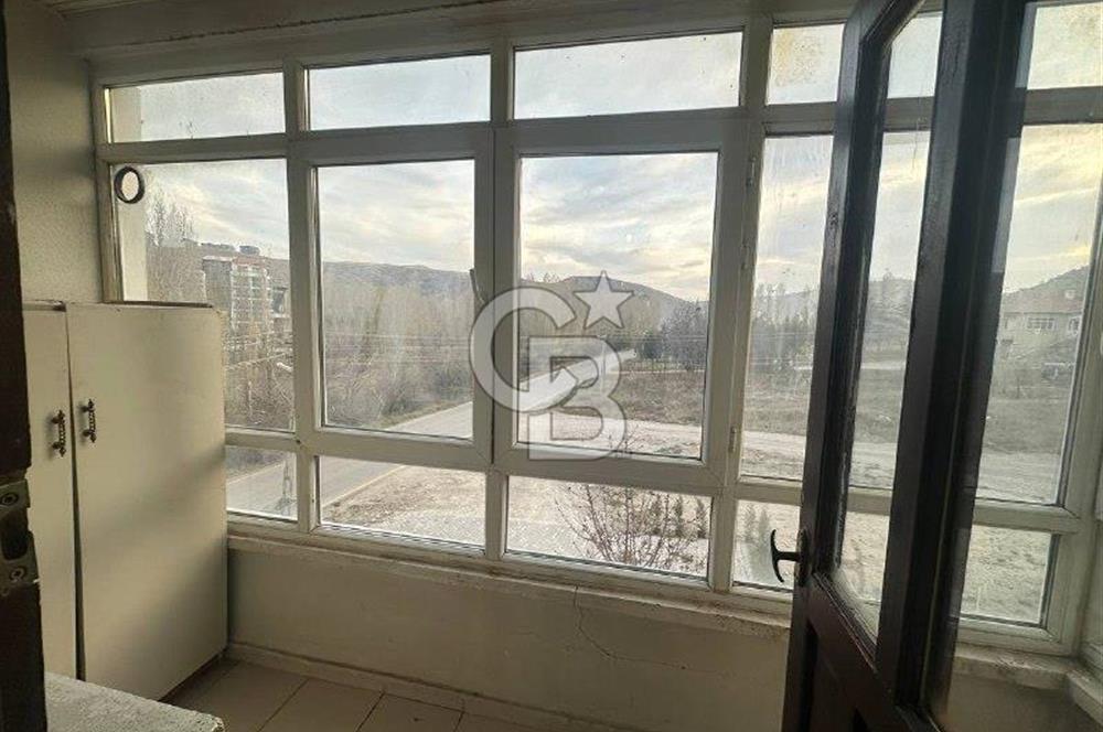 Alacaatlı Cad. 170 m², 4+1, 3 Balkonlu, Kiralık 1.Kat (Ara Kat)
